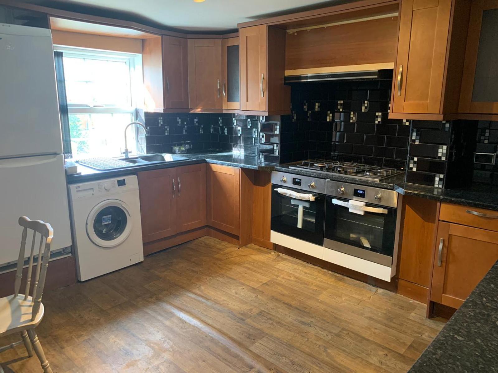 Ensuite Near Centre *